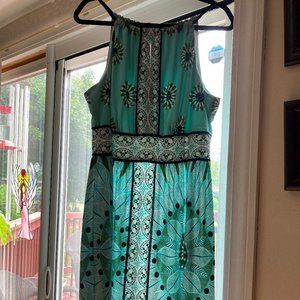 Lovely Dressbarn Smooth Flowing Summer Dress